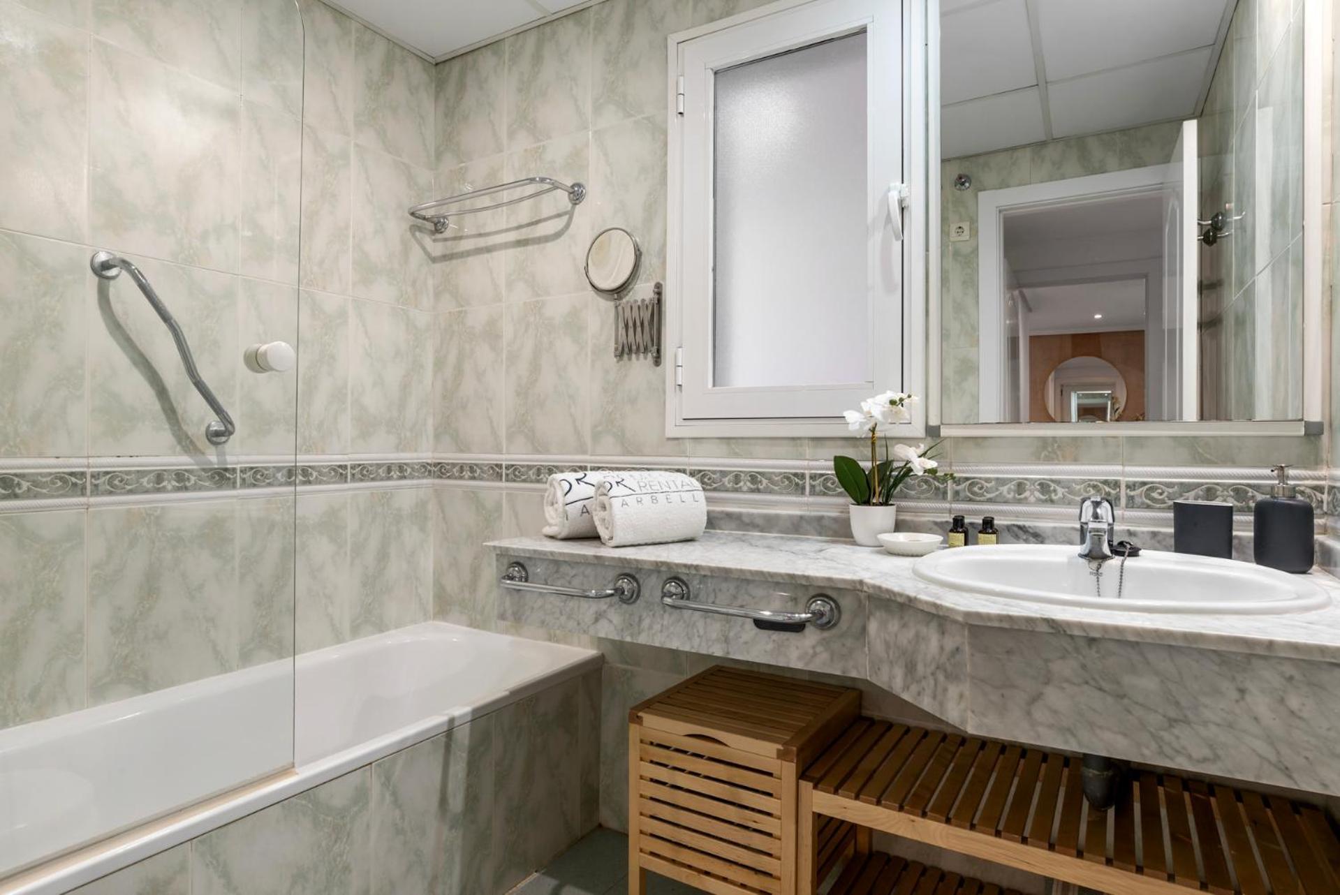 Charming And Spacious Apartment In Medina Garden - Puerto Banus Marbella Luaran gambar